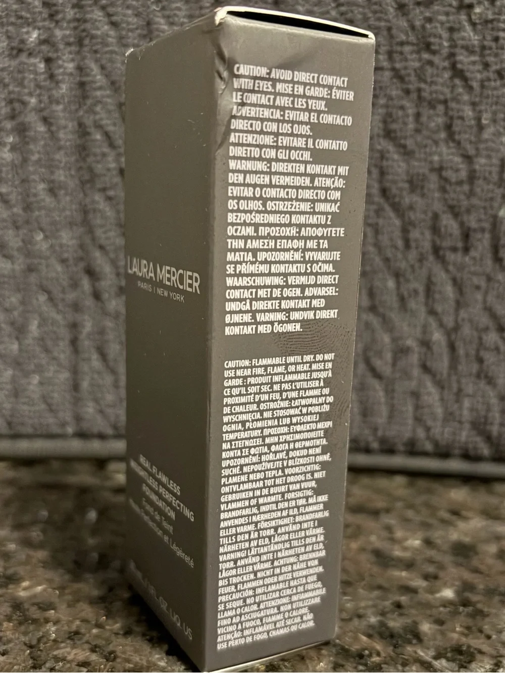 Laura Mercier Real Flawless Weightless Perfecting Foundation (2N1 Cashew - New)